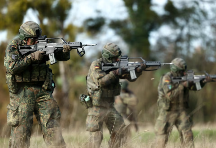 Në kulmin e tensioneve globale, Gjermania rikthen ligjin ushtarak nga Lufta e Ftohtë