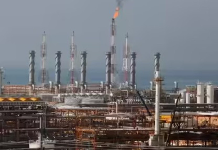 Izraeli bombardon fushën më të madhe të gazit në botë