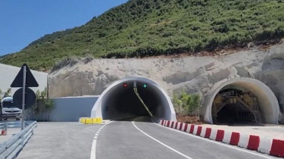 Drejt plazheve të jugut me lekë, vendoset pagesa për të kaluar në tunelin e Llogorasë
