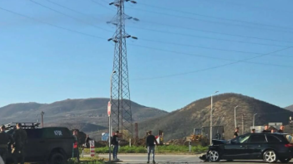 Aksident në Mitrovicë, një nga mjetet e përfshira i përket KFOR