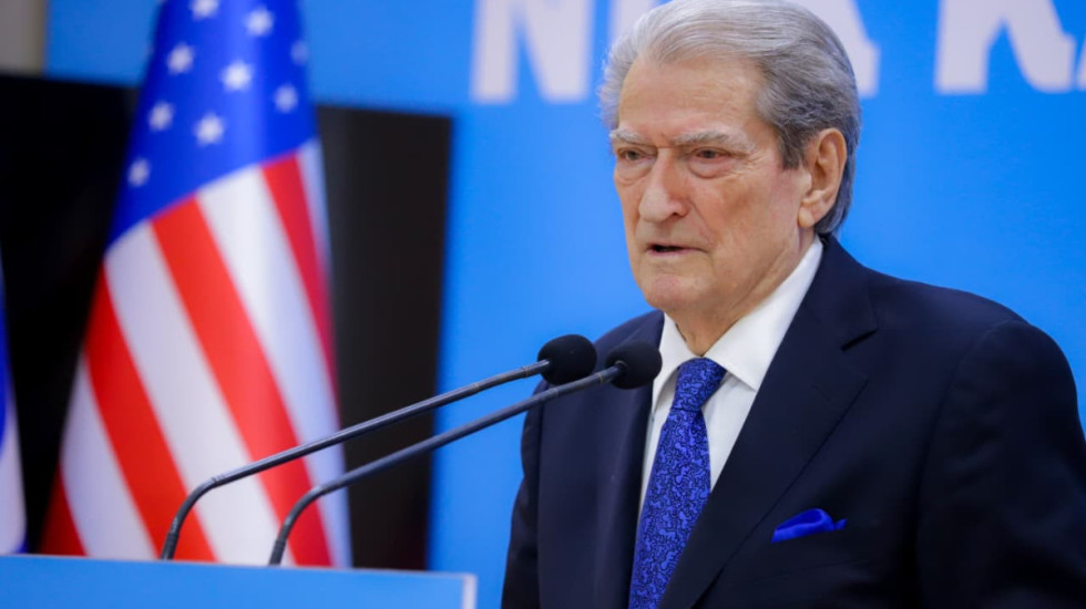 "Rama mashtroi për bonuset", Berisha: Rritja e çmimeve po godet pensionistët