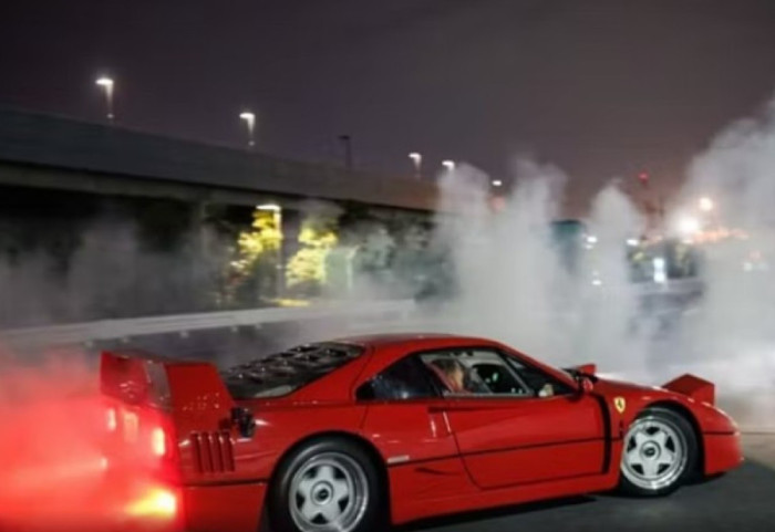 Zjarr dhe tym me Ferrari, Lewis Hamilton dhe Kim Kardashian ndezin Tokion