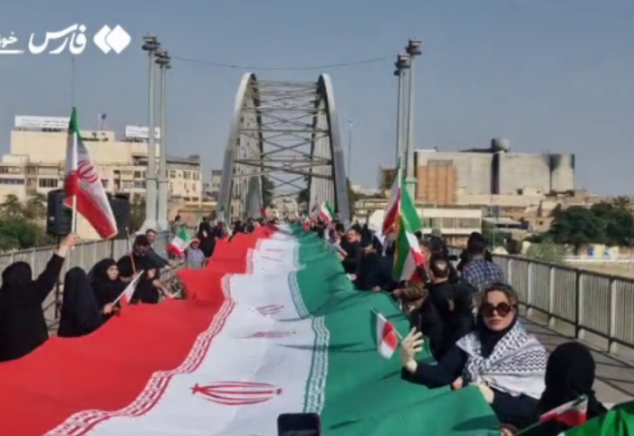 Kërcënimi shfarosës i Trump, Irani rrethon termocentralet dhe urat me zinxhirë njerëzish