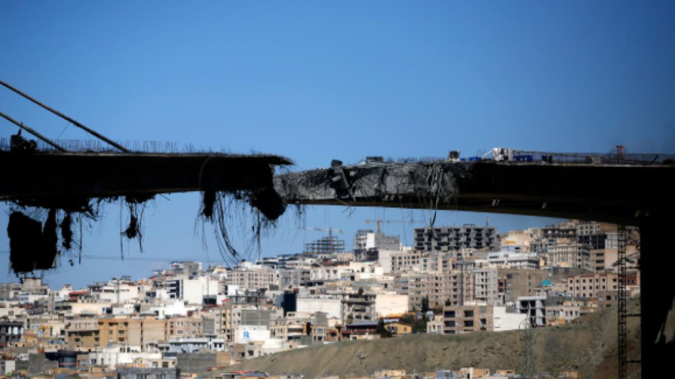 Netanjahu e konfirmon, Izraeli bombardon ura dhe hekurudha në Iran