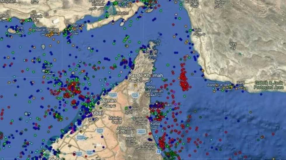 Pas armëpushimit SHBA-Iran, në Ngushticën e Hormuzit kalojnë dy anijet e para