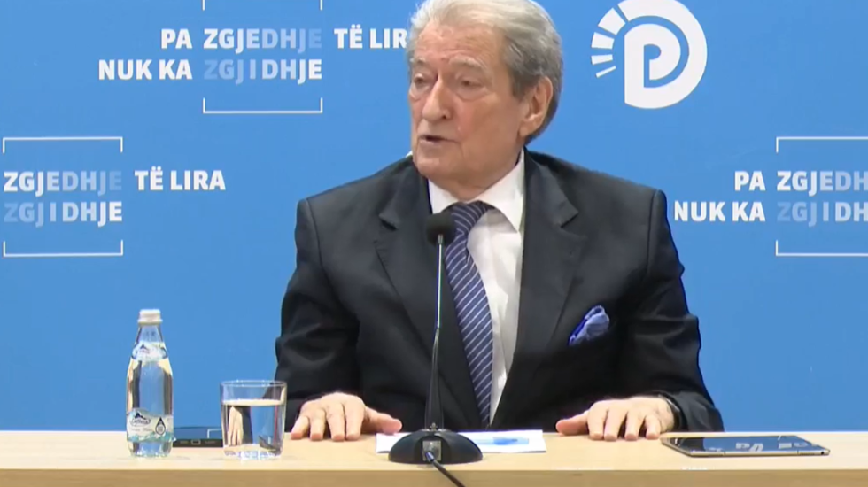 “Me patronazhistë, Rama synoi ta varrosë dosjen Balluku”, Berisha: 17 prill dita e shqiptarëve, të gjithë në shesh