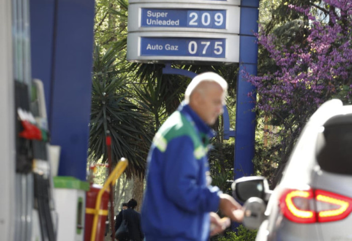 Ndryshon sërish çmimi i naftës, ulet me 1 lek për litër