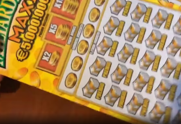 Kujtoi se fitoi 500 mijë euro në lotari dhe la të dashurin, për fat të keq bileta ishte humbëse