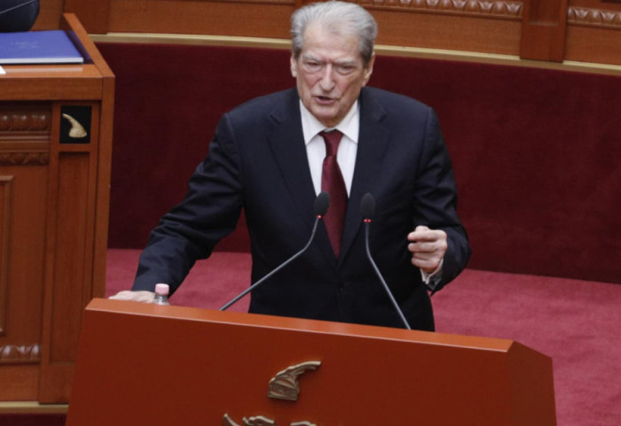 "Rama po përdor Parlamentin", Berisha: Balluku notere e vjedhjeve te kryeministrit