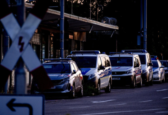 Horror në Francë, fëmija 9-vjeçar i mbyllur në furgon prej dy vitesh nga i ati