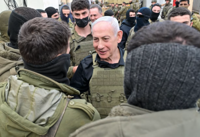 Netanjahu hyn në Libanin jugor, vëzhgon nga afër territorin e pushtuar nga Izraeli