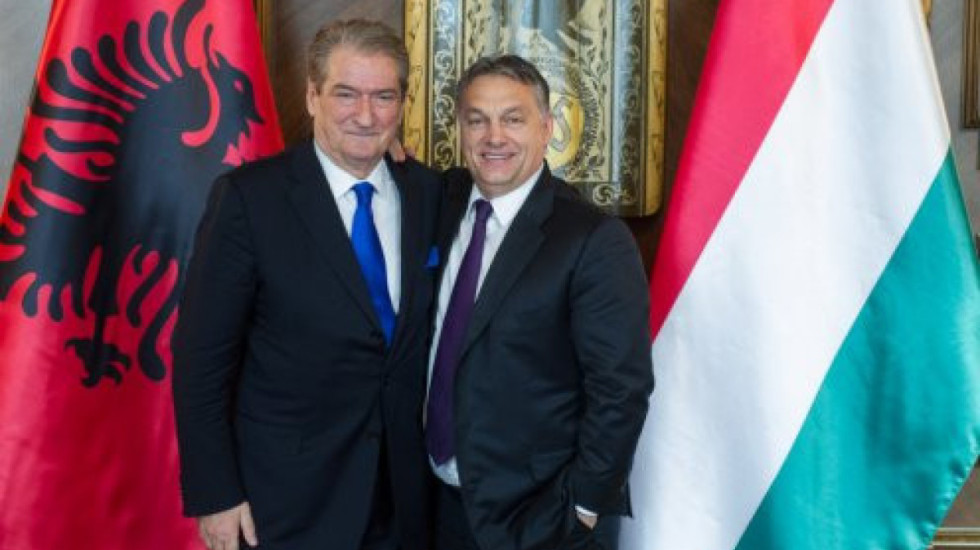 Kunja e Sali Berishës: Orbán humbi me dinjitet, ndryshe nga Rama