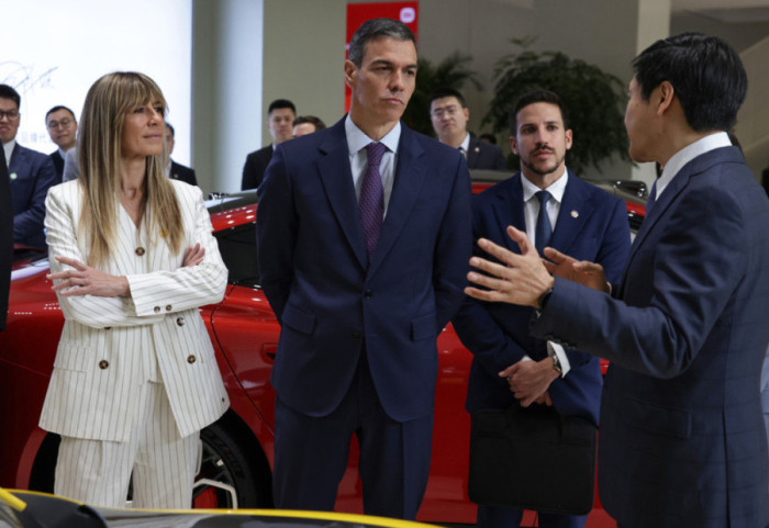 Probleme për kryeministrin spanjoll, bashkëshortja e tij përballet me akuza të rënda