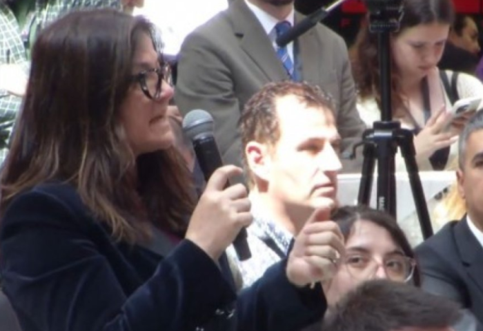 “Hapni dyert, Shqipërisë nuk i mungon truri”, juristja nga Italia shkund Samitin e Diasporës