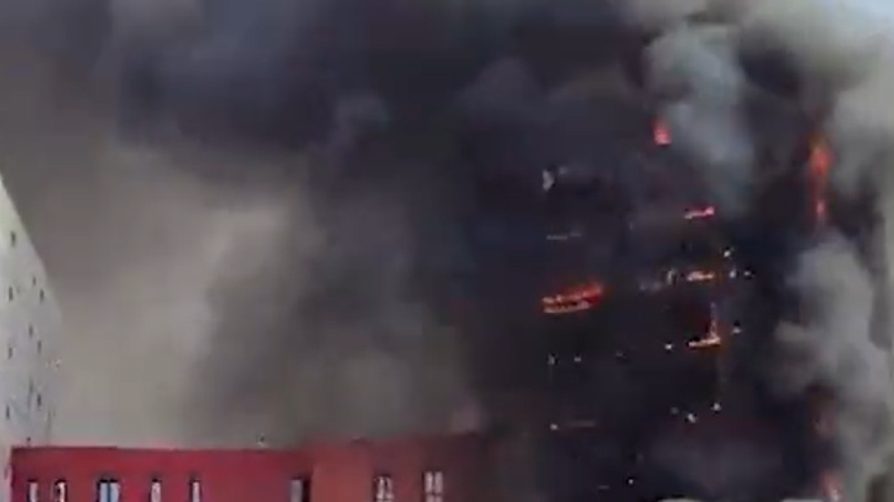 30 apartamente të djegura dhe 11 persona të lënduar, bilanci i pallatit të shkrumbuar në Tiranë