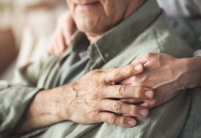 Diagnoza e gabuar e Inteligjencës Artificiale: Refuzoi kurën për leuçeminë, i moshuari ndahet nga jeta