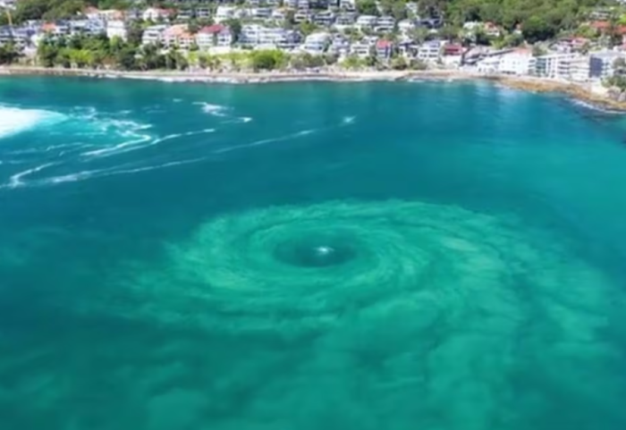 Droni zbulon fenomenin e fshehtë të detit që mund të marrë jetë njerëzish