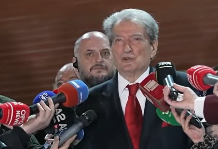 S’ka datë për protestë, Berisha mbyll tubimin: Kryengritja paqësore nuk ndalet, do përmbysim narkoregjimin