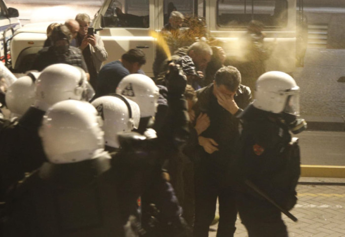 Berisha akuzon policinë për dhunë në protestë: U habit edhe një shtetas i huaj