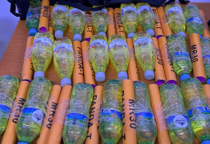 Ministri Lamallari publikon pamje të molotovëve të sekuestruar: Përgëzime Policisë së Shtetit