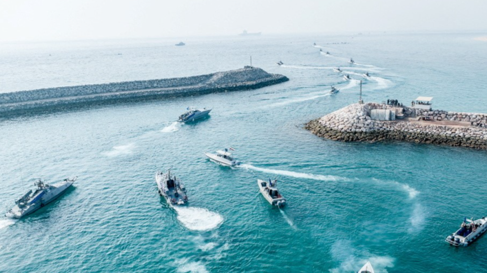 Irani nxjerr “flotën e mushkonjave” kundër anijeve tregtare në Hormuz