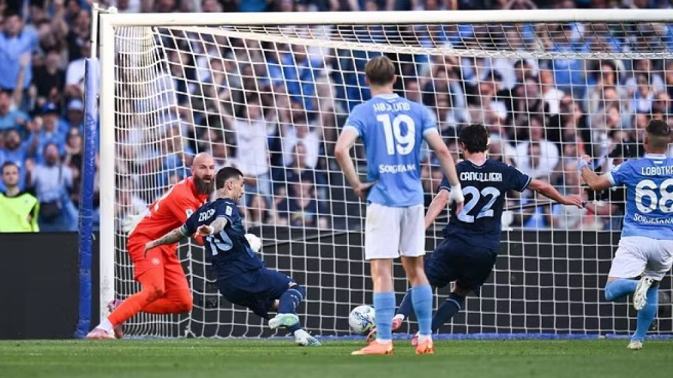 Napoli mundet nga Lazio, i “dorëzon” titullin Interit