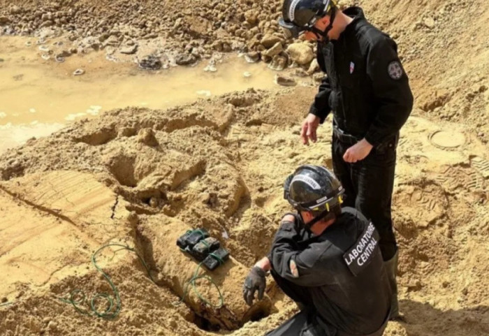 "Largohuni nga shtëpitë", asgjësohet bomba e Luftës së Dytë Botërore në Paris