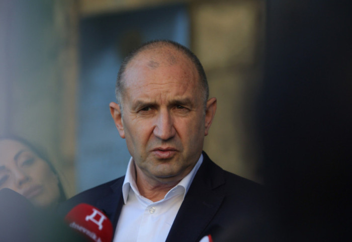 Ish presidenti Radev fiton zgjedhjet në Bullgari