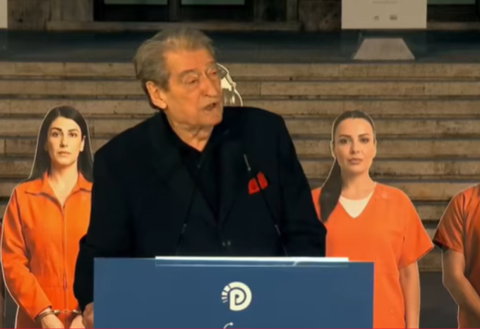 “U sulmuam me plumba gome e helme arinjsh”, Berisha: Protestën e ardhshme, dhuna do jetë proporcionale